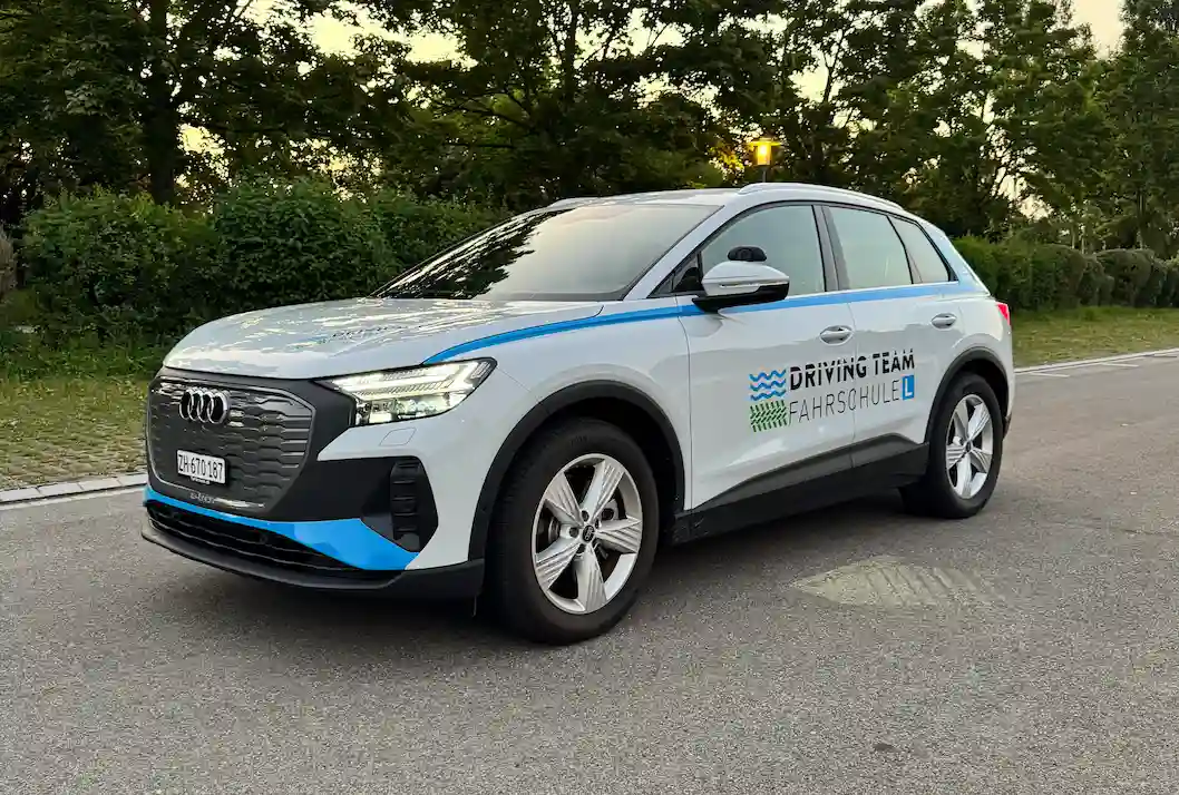 Auto Fahrschule Zürich - Kategorie B Fahrstunden und Prüfungsvorbereitung mit Driving Team in Zürich-Altstetten